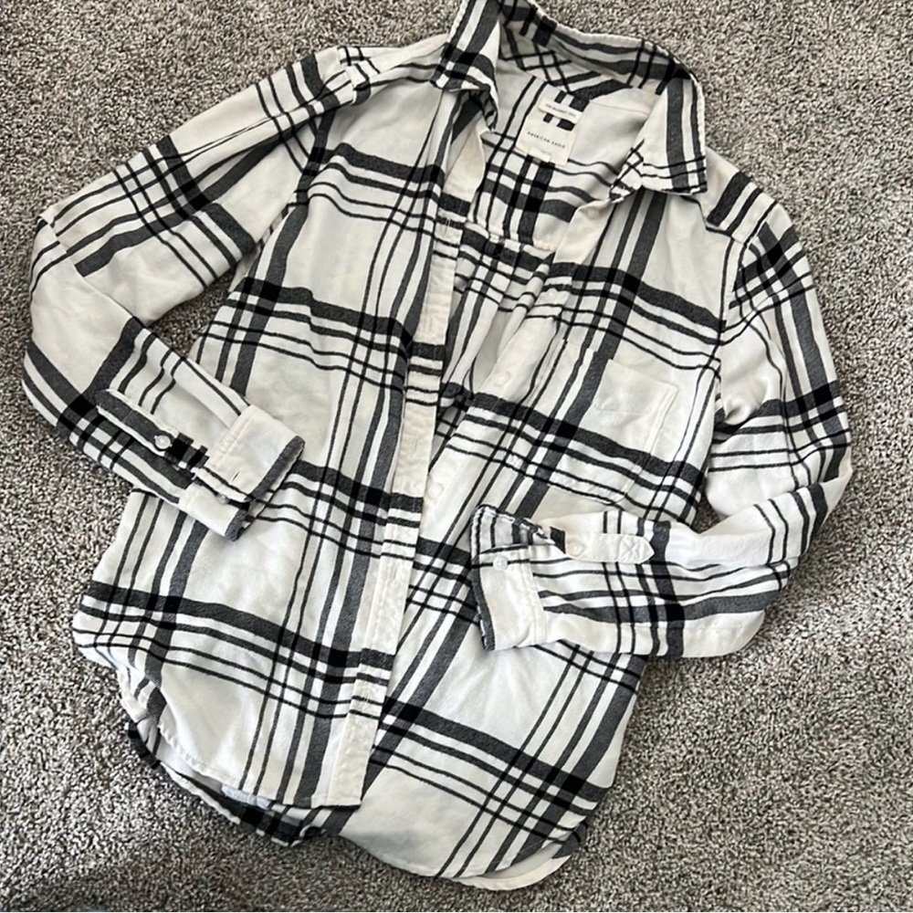 American Eagle Outfitters Black and cream flannel